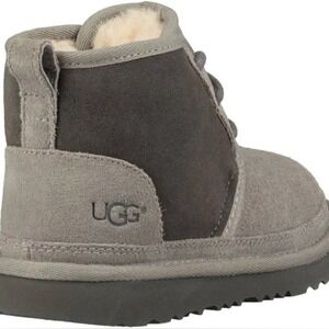Boys UGG Boots Neumel II Gray Youth Size 5 Hard to Find Color Great Condition
